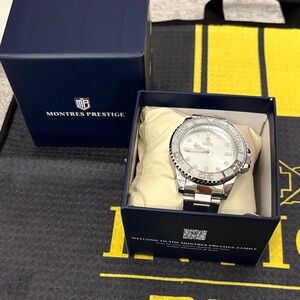 Invicta Silver Men's Watch Montreal Prestige 43 mm Stainless steel. White dial.